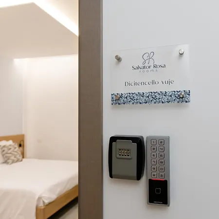 Guest house Salvator Rosa - Terrazza & Metro Al Centro & Self Check-in Naples