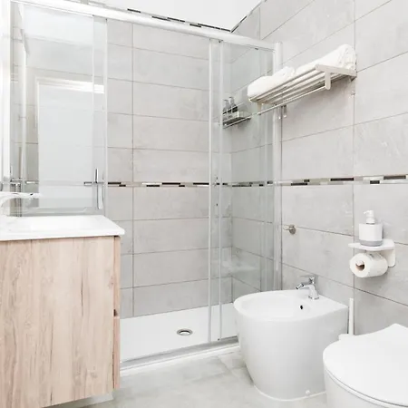 Πανσιόν Salvator Rosa - Di Fronte Metro, Terrazza & Self Check In