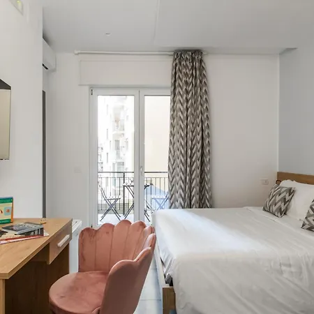 Salvator Rosa Rooms -Terrazza - Metro Linea 1 & Self Check In Napels